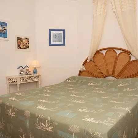 T2 Au Lavandou Pour 4, Proche - Fr-1-803-14 Apartment *